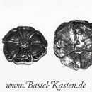 Metallzwischenteil Bl�te mit 4 �sen versilbert und geschw�rzt ca. 21mm (1 St�ck)