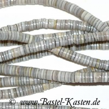 Preview: Muschelteile round cut  ca. 3mm  natur (1 Strang)