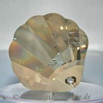 Swarovski Shell-Pendant 6723 28 mm  crystal golden shadow (1 Stück)