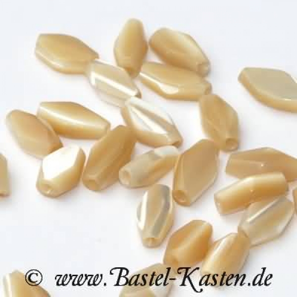 Muschelteile beige glänzend / Perlmutt ca. 10mm (25 Stück)